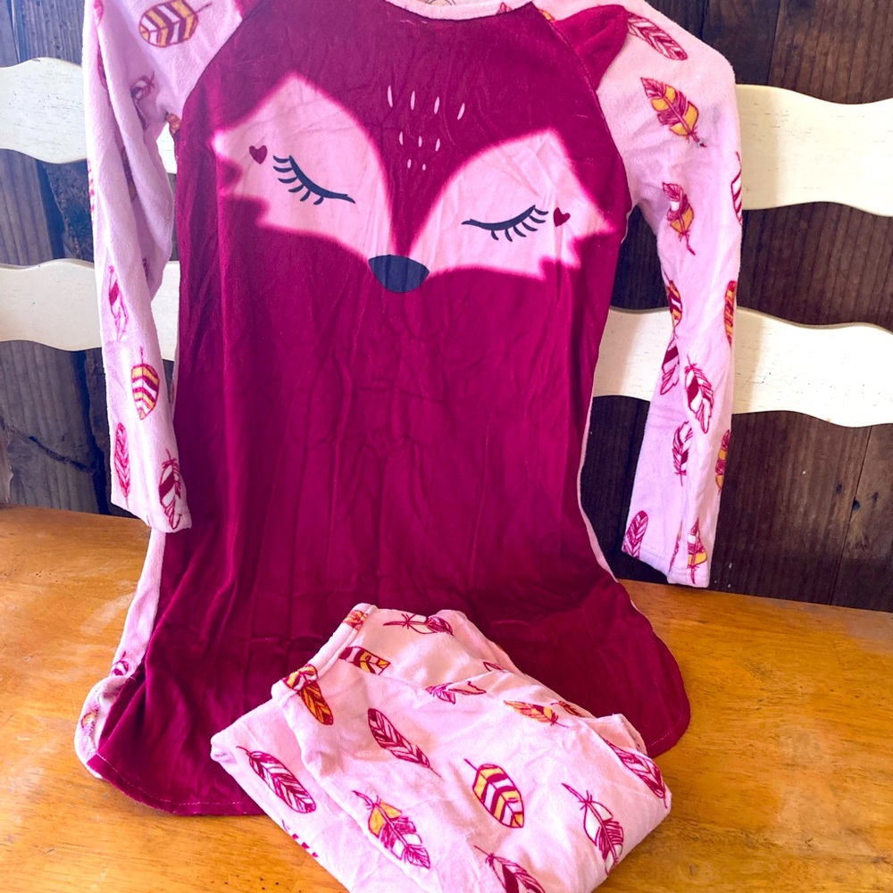 A long sleeve sleepware for girls fox and feather maroon and pink soft polyester